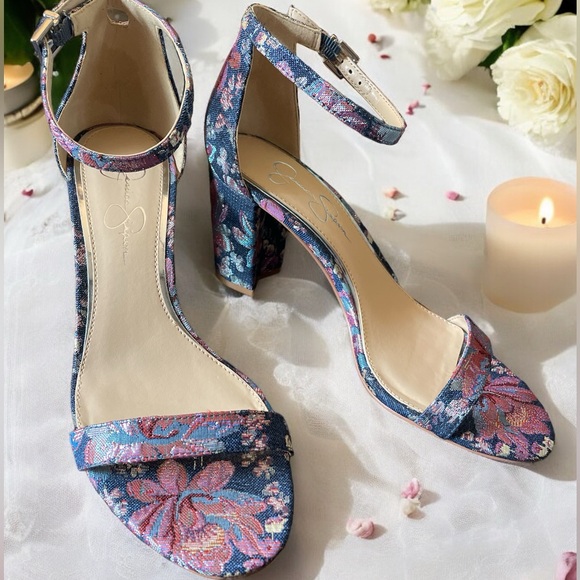 Jessica Simpson Blue Tapestry Heels Size 8.5M - Picture 1 of 9